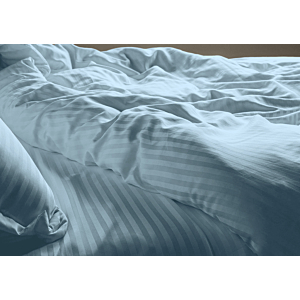 COUETTE R RAYEE SATINÉE - BLEU SKY 300 g